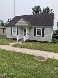 223 Larkins St