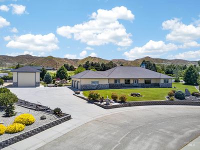 3060 Windfall Cir