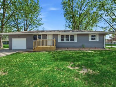 Property at 260 Ashworth Dr, Waukee, IA