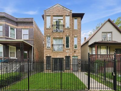 7952 S Marquette Ave