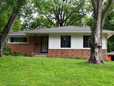 2819 Bennett Ave