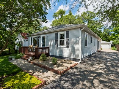 812 Lake Shore Dr