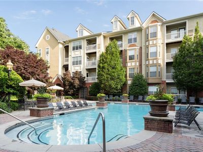 4102 Westchester Rdg NE