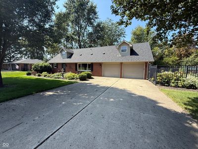 8935 N Mark Dr