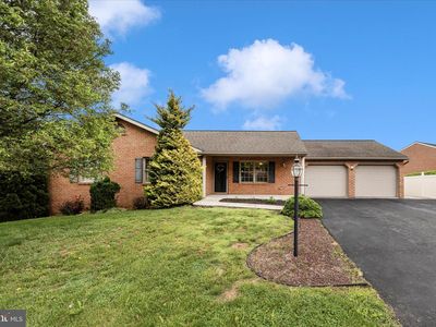 235 Montclair Ct