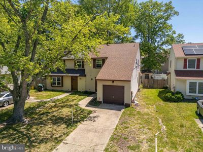18 Hyacinth Ln