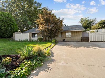 Property at 860 E Tamarack Ave, Hermiston, OR