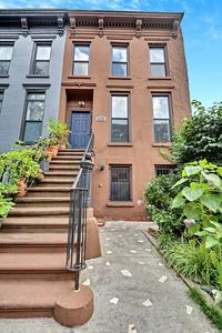 962 Gates Ave