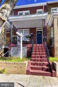 1704 Independence Ave SE