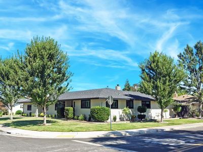 2215 Mira Flores Dr