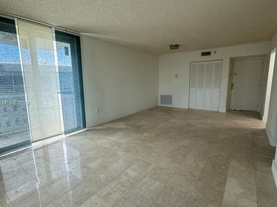 919 Hillcrest Dr APT 201