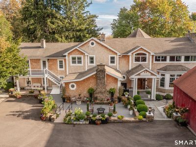 695 Spindle Hill Road