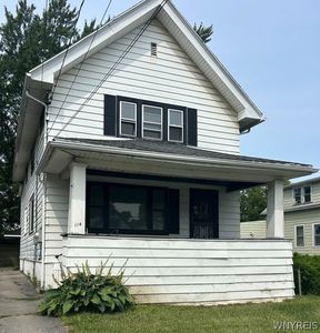 114 Manhattan Ave