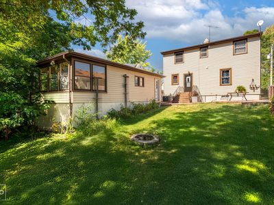 Property at 4 Ridge Rd, Lemont, IL