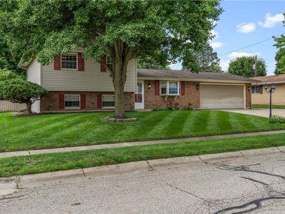 Property at 1890 Wilshire Dr, Xenia, OH