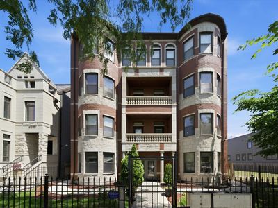 4921 S King Dr APT 1S