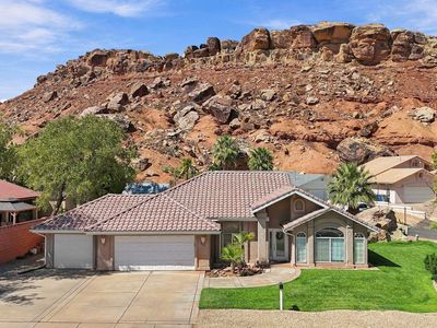 2786 S Bloomington Hills Dr