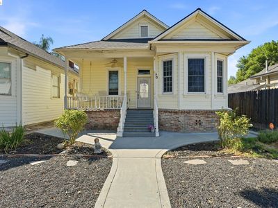 70 E 7th St