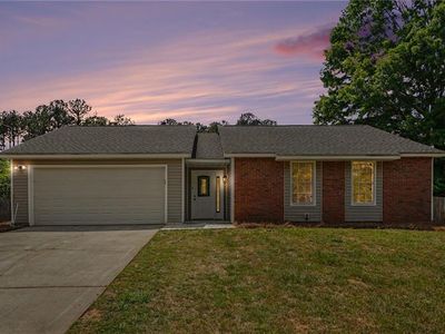 2620 Rolling Hills Way SE