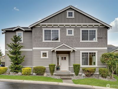 1227 93rd Drive NE