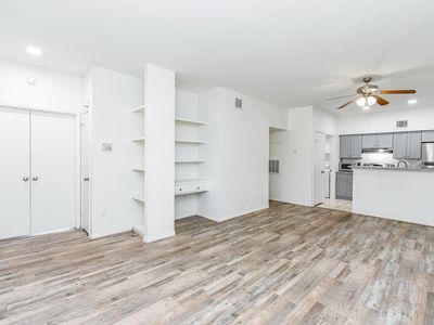 2626 Holly Hall St APT 307
