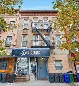 26-10 Hoyt Ave S #5
