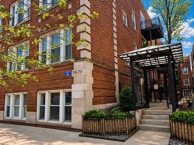 717 W Barry Ave Unit 3B
