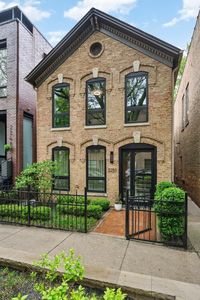 2250 N Wayne Ave
