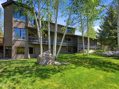 3021 Arabian Dr
