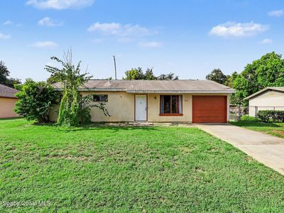 1610 Omega St NE