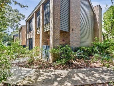 2901 Grant St Unit 304