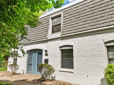 1012 Pennsbury Blvd