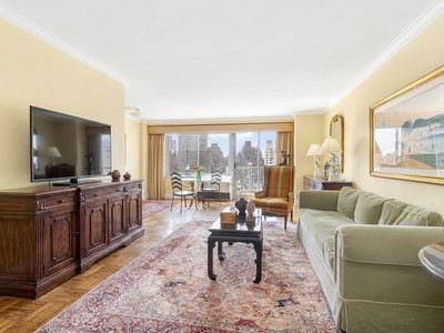 300 E 74th St APT 17E