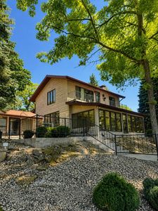 352 Forest Ave