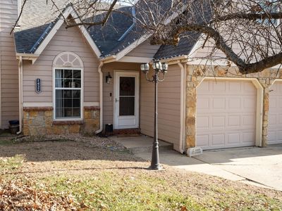 Property at 1432 Stone Meadows Dr, Lawrence, KS