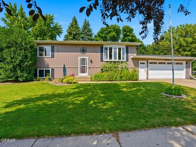 Property at 304 Windward Hills Ave, Grand Forks, ND