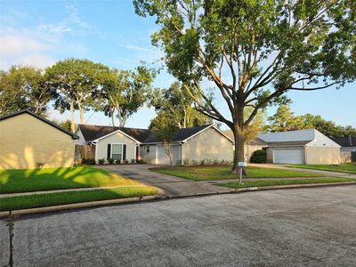 6711 Stonewater