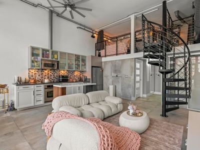 575 6th Ave Unit 216