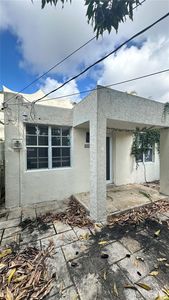 2228 SW 58th Ct