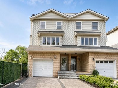 43 Monterey Ave