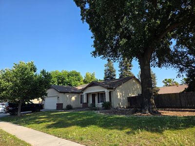 4011 E Oak Avenue