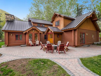 1111 Red Elephant Dr
