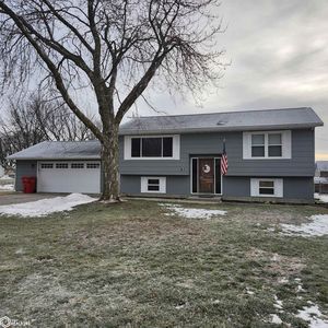 49 5th St SE