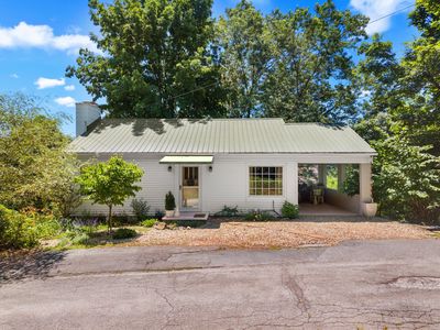 218 Circle Dr