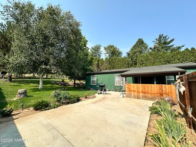 30 Golden Ln