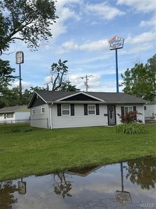 13 Lazarcheff Dr