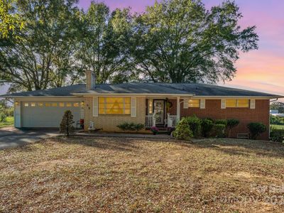 1580 W Cloaninger Ave