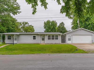 Property at 848 Sunset Dr, Lincoln, IL