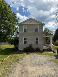 582 E Main St