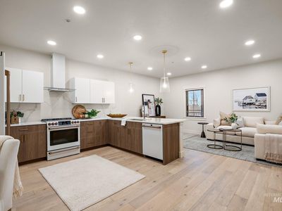 805 N Roosevelt St #304
